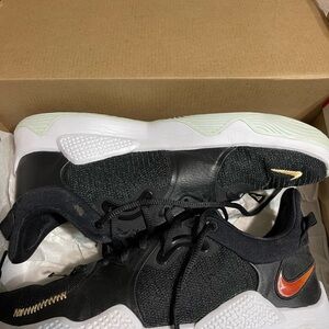 Nike Paul George’s Sz 10